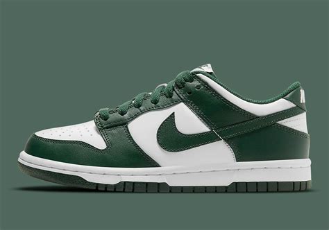 dunk low grün|Womens White & Green Nike Dunk Low Trainers